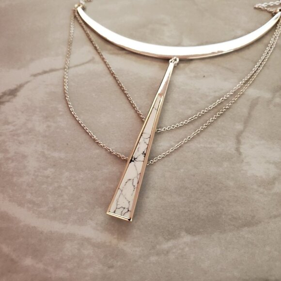 ✨ Stella and Dot Silver Marble Modern Minimalist Pendant Necklace ✨ - Picture 6 of 11